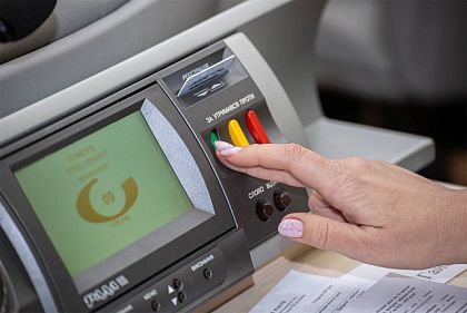 Днепропетровский ОВА увеличил помощь оборонцам на 400 миллионов гривен