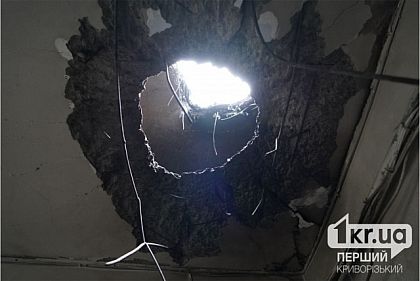 Криворізькі поліцейські показали, як рятували людей з будинку, на який впав шахед
