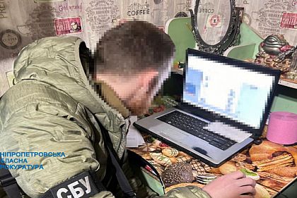 Оправдывали вооруженную агрессию РФ: двум жителям Днепропетровщины объявили о подозрении