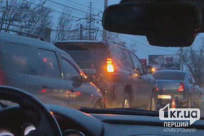 В Кривом Роге столкнулись три автомобиля