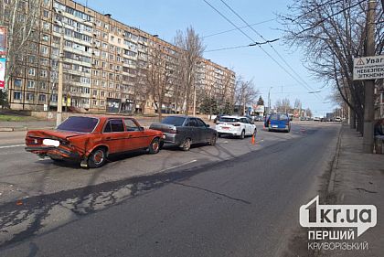 В Кривом Роге произошло ДТП с участием 4 автомобилей