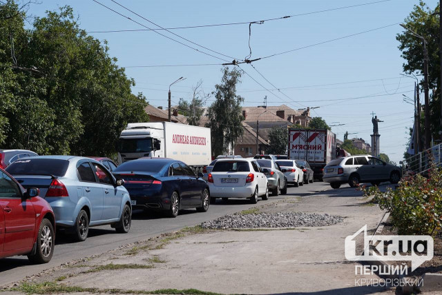 У Саксаганському районі Кривого Рогу утворився затор через ДТП