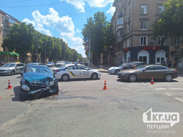 У Кривому Розі зіштовхнулися одразу чотири автівки