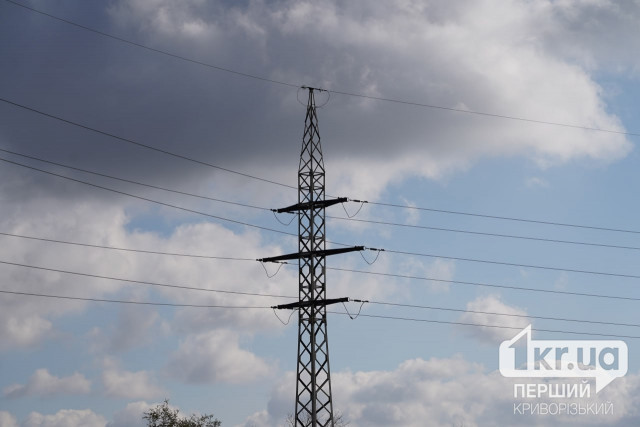 За тиждень енергетики Дніпропетровщини повернули світло після обстрілів для 13 тисяч родин