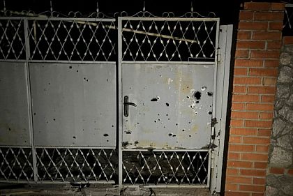 Дважды за ночь армия РФ атаковала Никополь: повреждены гимназия и санаторий