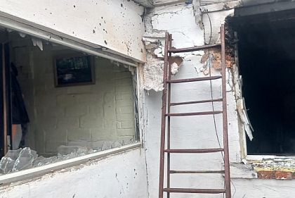 Повреждены 3 частных дома и машины: оккупанты атаковали Никопольщину