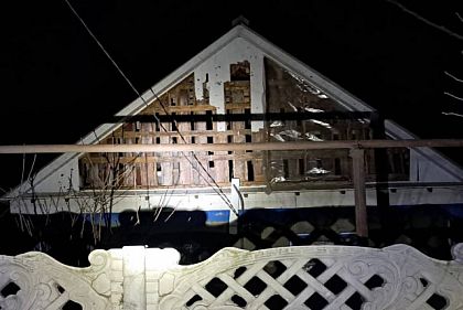 Ночью армия РФ атаковала Никопольщину: повреждены 4 частных дома и агрофирма