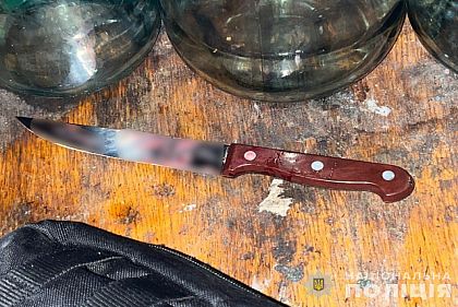 Ударил мужчину ножом из-за ревности: в Криворожском районе задержали подозреваемого