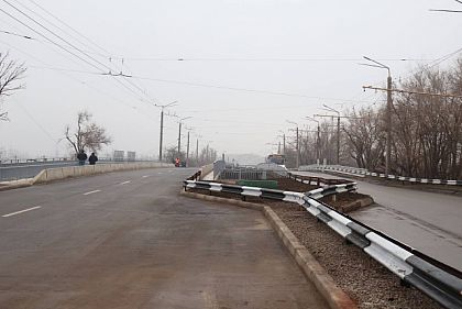 В Кривом Роге завершили капитальный ремонт моста, соединяющего северную часть города с центром