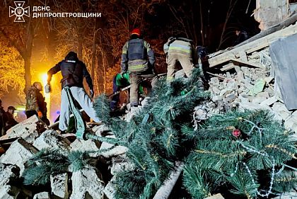 В ГСЧС показали работу спасателей на месте атаки в Кривом Роге