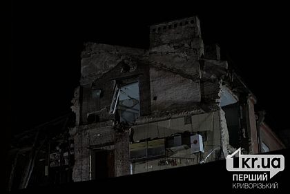 В Кривом Роге из-под завалов достали женщину и передали ее врачам