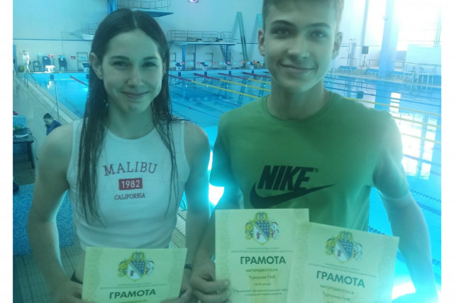 Криворізькі плавці здобули призові місця на чемпіонаті області