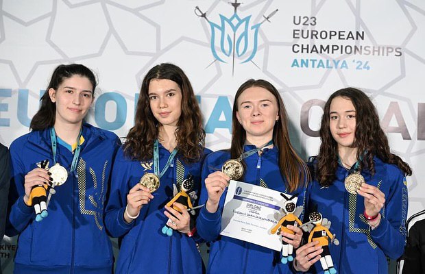 Українські шпажисти привезли 4 медалі з чемпіонату Європи з фехтування