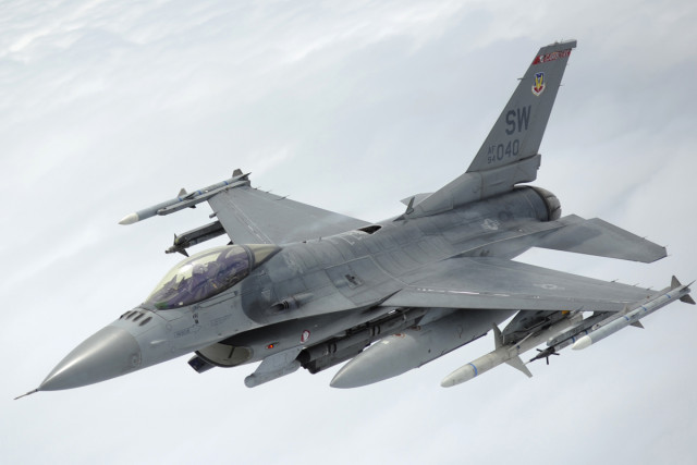 В ближайшее время в Украину поступят датские самолеты F-16, — Зеленский