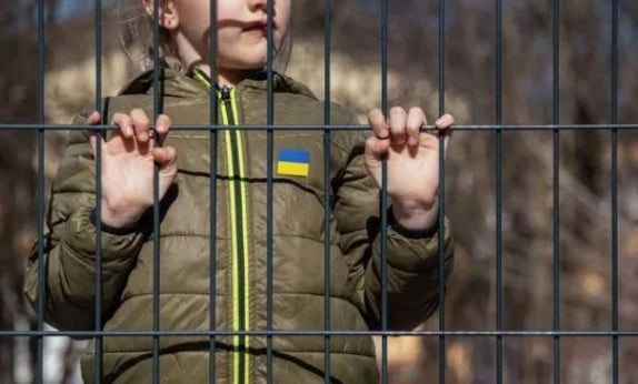 Россияне разместили информацию о похищенных украинских детях на сайтах по усыновлению