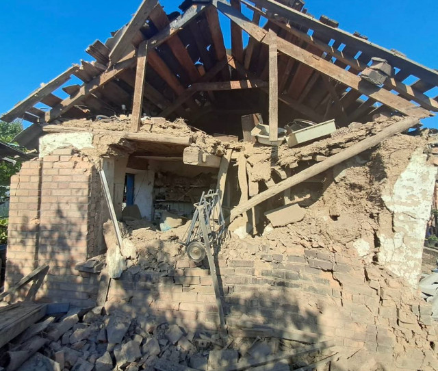 Пошкоджено 14 приватних будинків: окупанти атакували Нікопольщину