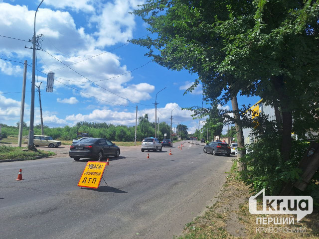 Водій у Кривому Розі врізався у стовп, уникаючи зіткнення з пішоходом