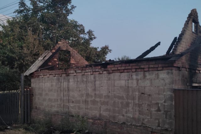 Армия РФ атаковала Никополь из артиллерии и дронов: повреждены дома и ЛЭП