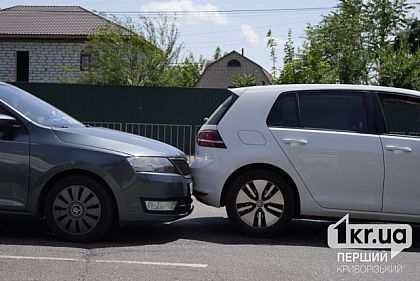 В Кривом Роге произошло ДТП возле остановки общественного транспорта