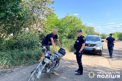 Нарушил ПДД, был пьян, не имел удостоверения и давал взятку: на Криворожье задержали мужчину
