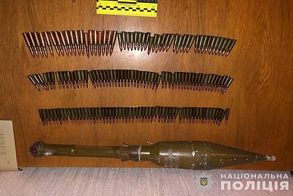 Полиция Криворожья задержала ранее судимого мужчину за сбыт оружия и боеприпасов