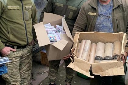 Криворожские волонтеры просят присоединиться к сбору на изготовление дымовых шашек