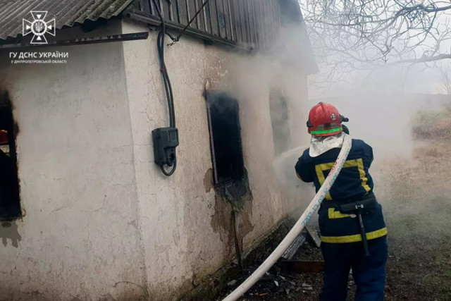 Пожар на Криворожье: спасатели обнаружили обгоревшее тело