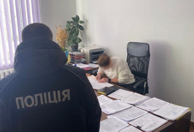 Закупка генераторов: чиновницу из Кривого Рога подозревают в присвоении почти 700 тысяч гривен