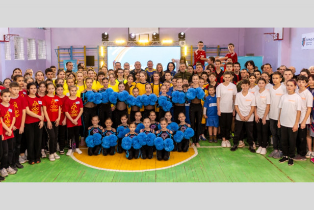 На Днепропетровщине открыли второй этап «Всеукраинских школьных лиг бок о бок»