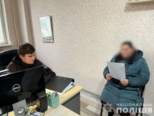 Заволоділа золотом довірливої жінки: на Дніпропетровщині викрили ймовірну шахрайку