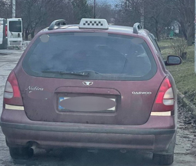 На Дніпропетровщині у таксиста, позбавленого водійських прав, виявили ознаки наркотичного сп’яніння