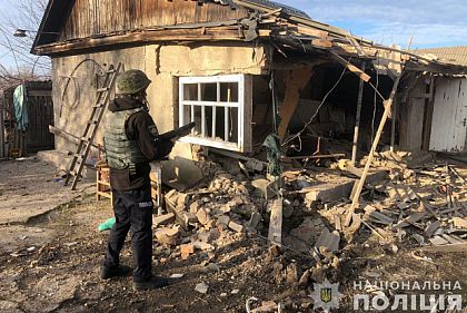 На Нікопольщині внаслідок обстрілу поранено жінку: слідчі документують наслідки ударів