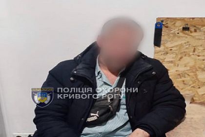 Криворожанин проник в торговый центр через окно, разбитое из-за ракетного удара