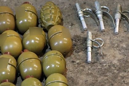 В Днепре полиция задержала двух мужчин за незаконное хранение оружейного арсенала