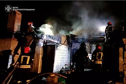 В Кривом Роге чрезвычайники потушили пожар внутри жилого дома