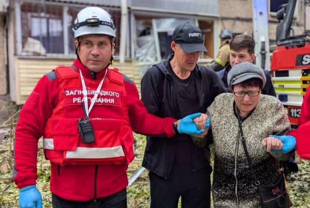 Из поврежденного дома в Кривом Роге спасли 7 человек