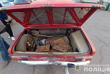 Полиция задержала трех мужчин за кражу железнодорожных деталей на Днепропетровщине