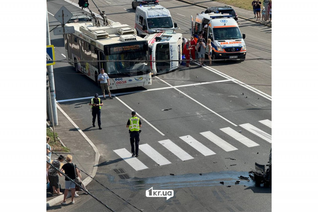 В Кривом Роге «скорая» попала в ДТП