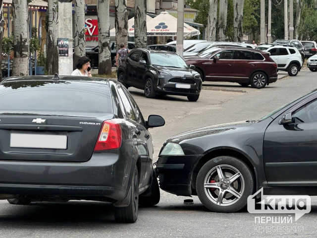 ДТП в Кривом Роге: на проспекте Университетском столкнулись две машины