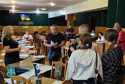 Взятка за зачисление на обучение для отсрочки: в Днепре подозревают работников колледжей