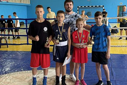 Криворожские боксеры завоевали еще 14 медалей на Чемпионате города