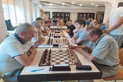 40 криворожских шахматистов посоревновались на «Кубке Главы федерации» по классическим шахматам