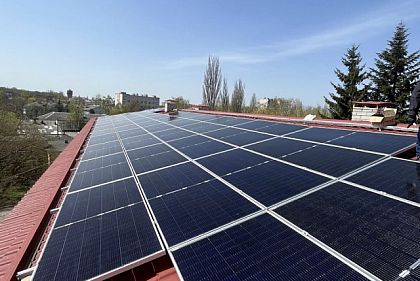 В Криворожской больнице №16 установили еще 178 солнечных панелей