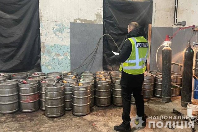 На Днепропетровщине будут судить группу за подпольное производство алкоголя с миллионными доходами