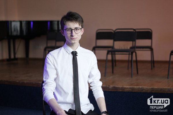 Владислав Дульнєв, студент музичного коледжу