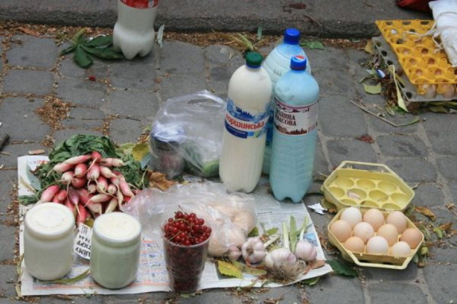 Криворожан предостерегают от покупки продуктов «с тротуара»: чем это грозит