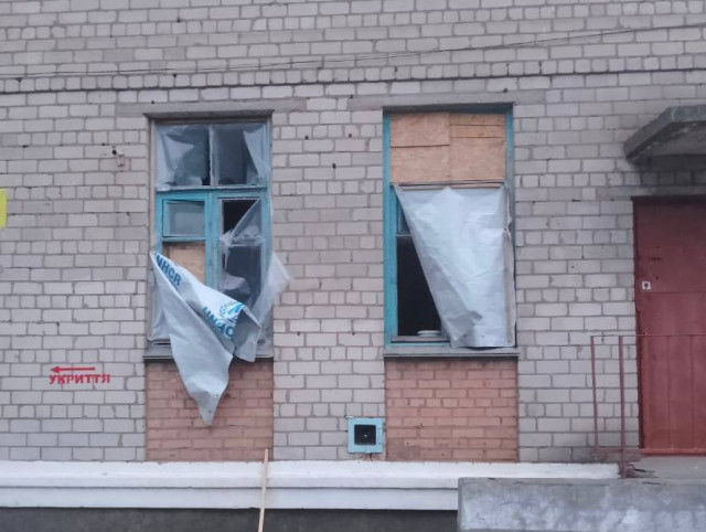 В результате атаки на Никополь повреждена местная гимназия