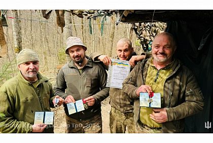 Криворожских теробороновцев наградили «Золотыми Крестами»