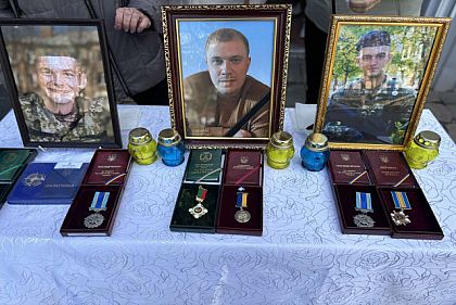 В криворожской гимназии открыли памятные доски троим Героям