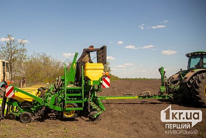 Аграрии Днепропетоврщины выполнили десятую часть запланированной работы